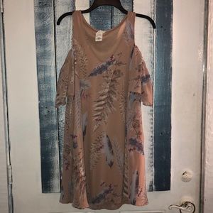 🔹NWT🔹 Cold Shoulder Dress